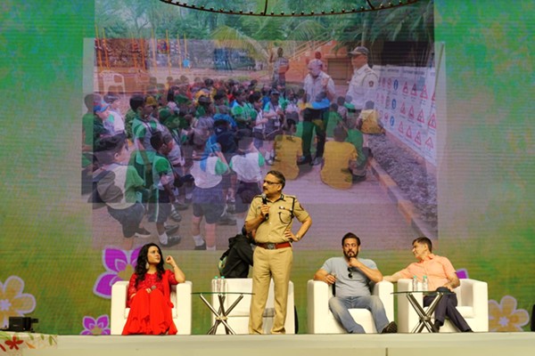 Amrita Fadnavis Took A Unique Initiative To Celebrate Eco-Friendly Ganeshotsav With Salman Khan Through BACHCHE BOLE MORYA  Campaign, A Grand Event Was Organized At Dome SVP Stadium, Worli